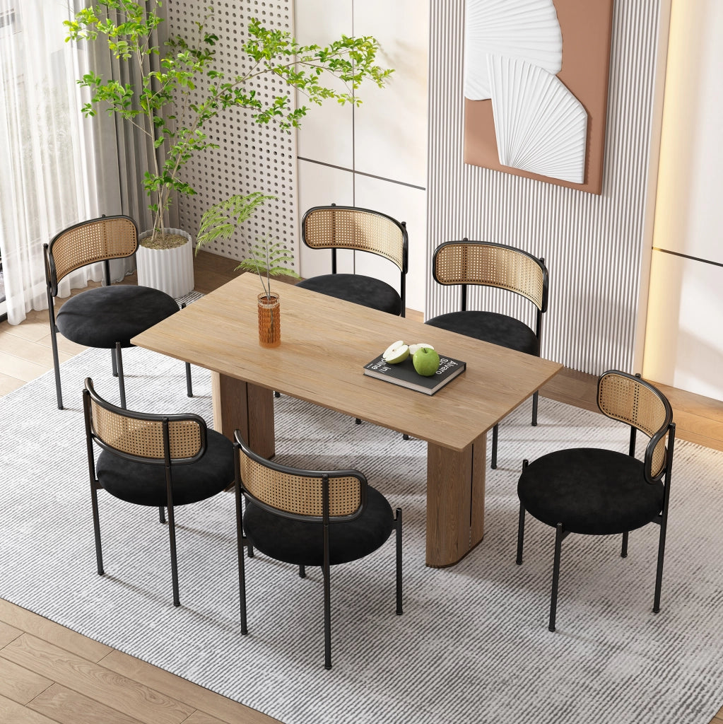Set di 4 sedie da pranzo in velluto nero con schienale in rattan e gambe in metallo