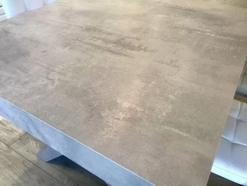 Tavolo rettangolare a croce allungabile in finitura beton nobilitato l.180 p.100 h.76 - Mobili 2G