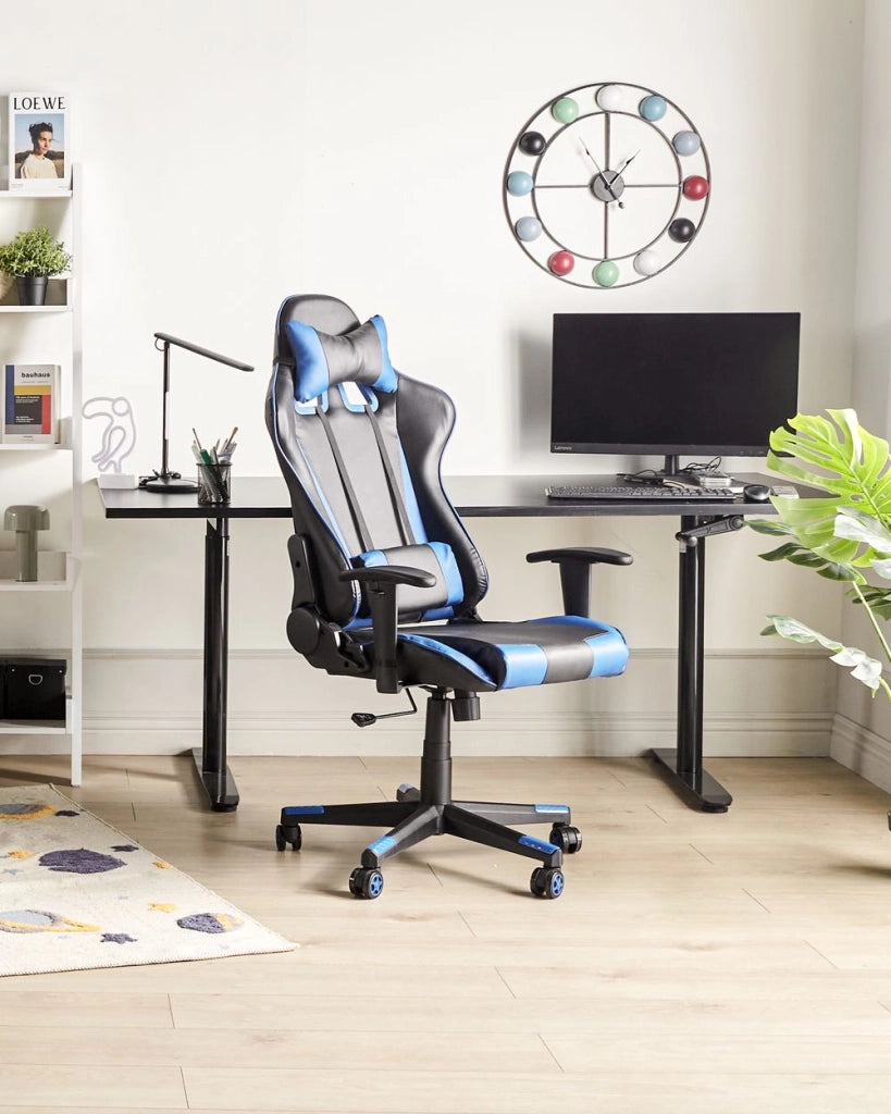 Sedia da gaming in ecopelle nera con braccioli reclinabili blu regolabili in altezza Supporto lombare Cuscino per poggiatesta Sedia da ufficio