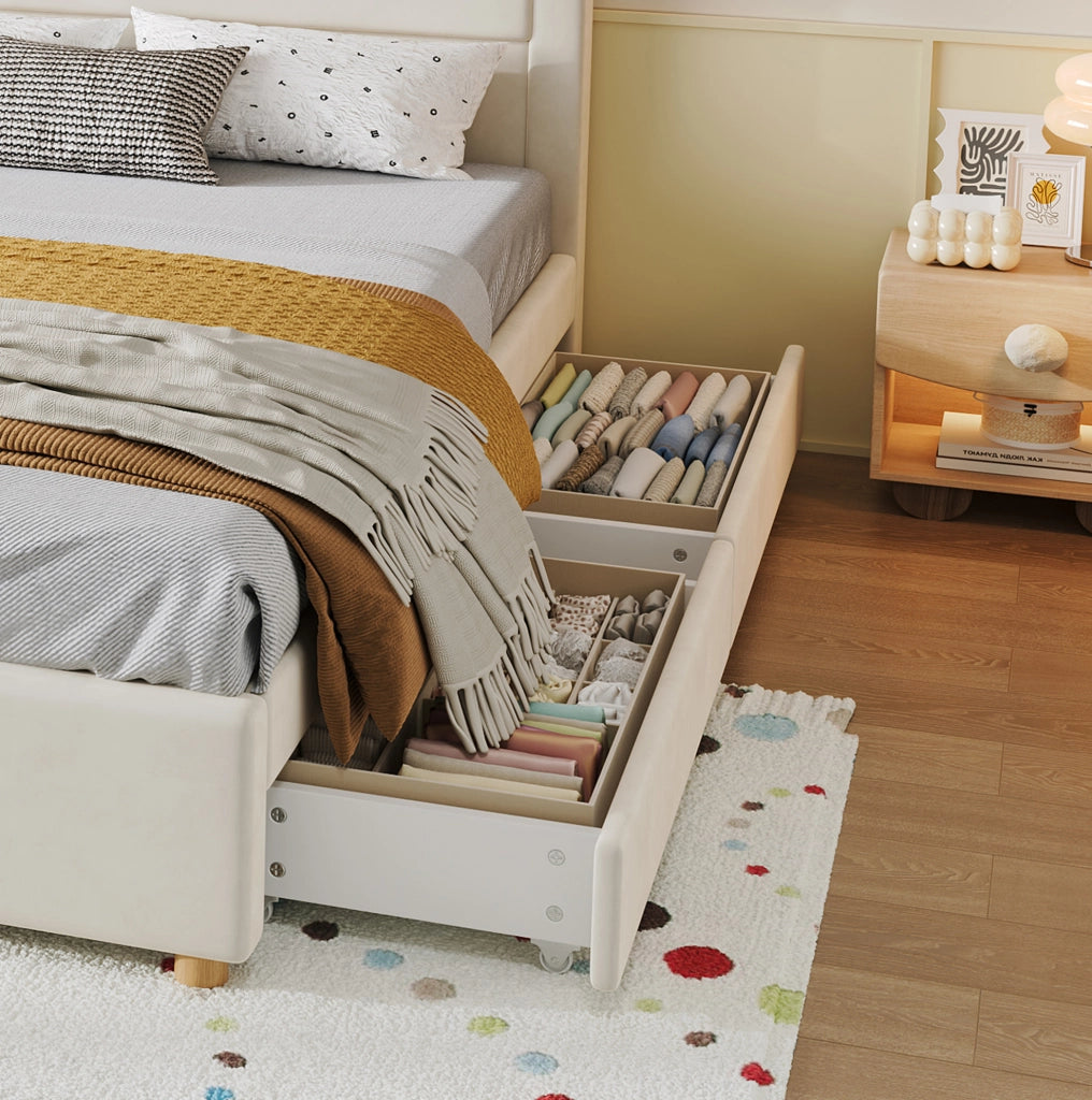 Letto per bambini 140x200 cm imbottito beige con 4 cassetti e testiera a casetta HAVRYA