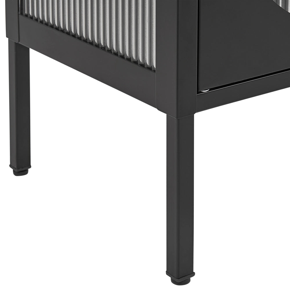 Credenza in acciaio nero e ante in vetro opaco in stile moderno contemporaneo