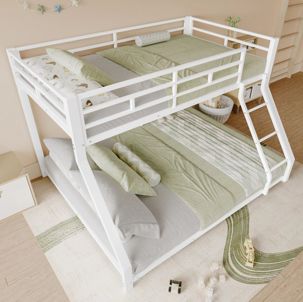 Letto a castello in metallo 90x200 cm / 140x200 cm con scala e sponde bianco