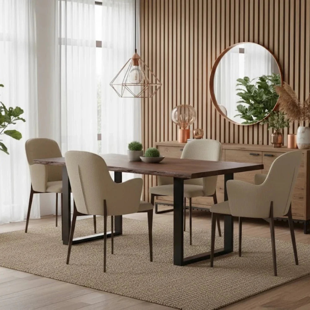 Set di 4 sedie da pranzo imbottite in tessuto beige Hug con struttura in metallo facili da pulire | Duzzle