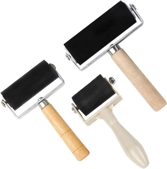 Rotule in gomma 3 pezzi per verniciatura a rullo - hobby e stucchi - rotule in gomma con manico

Specifiche tecniche:
- 3 pezzi
- per verniciatura a rullo