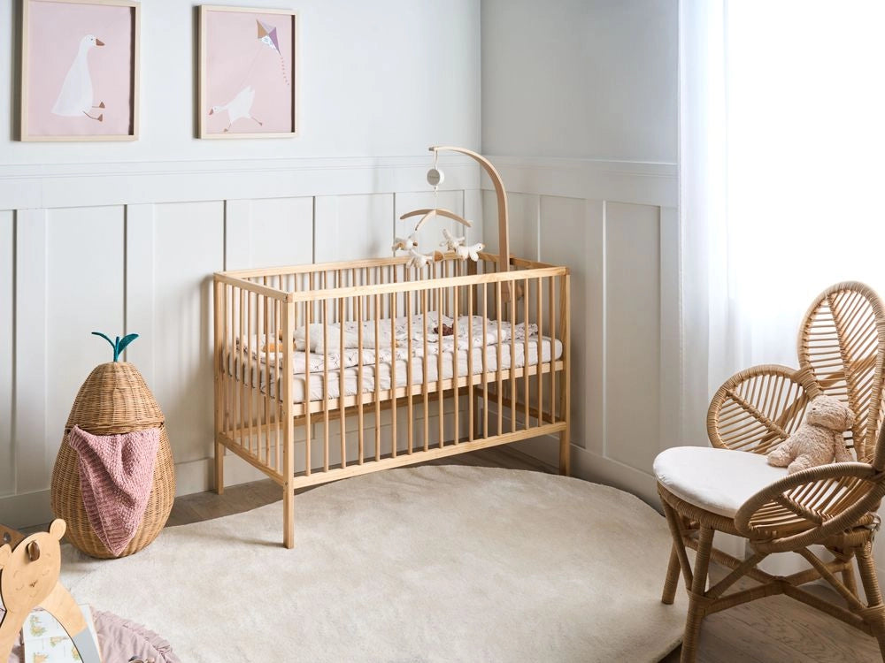 Lettino culla per neonati in legno di pino marrone chiaro 60 x 120 cm con barre regolabili in altezza Dimensioni standard