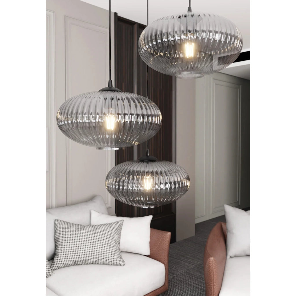 Lampadario 3 Luci Iris Base Tonda In Acciaio Nero Paralume Plissettato Fumè