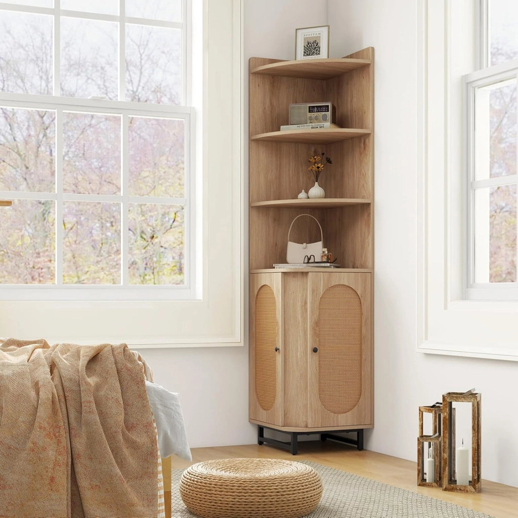 Armadietto in Legno ad Angolo Alto 172 cm con 4 Ripiani Aperti, Libreria Angolare con 2 Ante in Rattan PE e Ripiano Regolabile, Scaffale Mensola Salvaspazio per Soggiorno, Bagno e Cucina