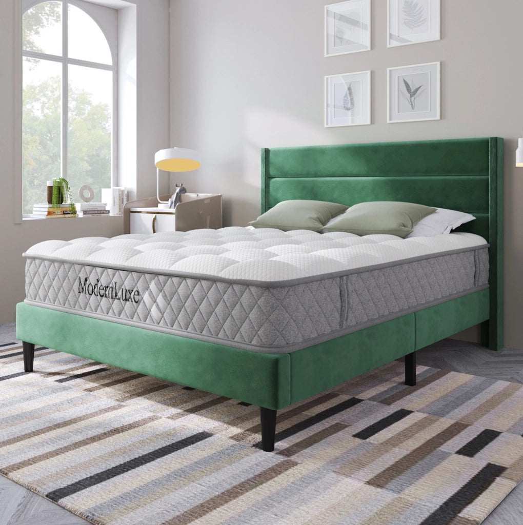 Letto imbottito 140x200 cm con rete a doghe e testiera in velluto verde scuro