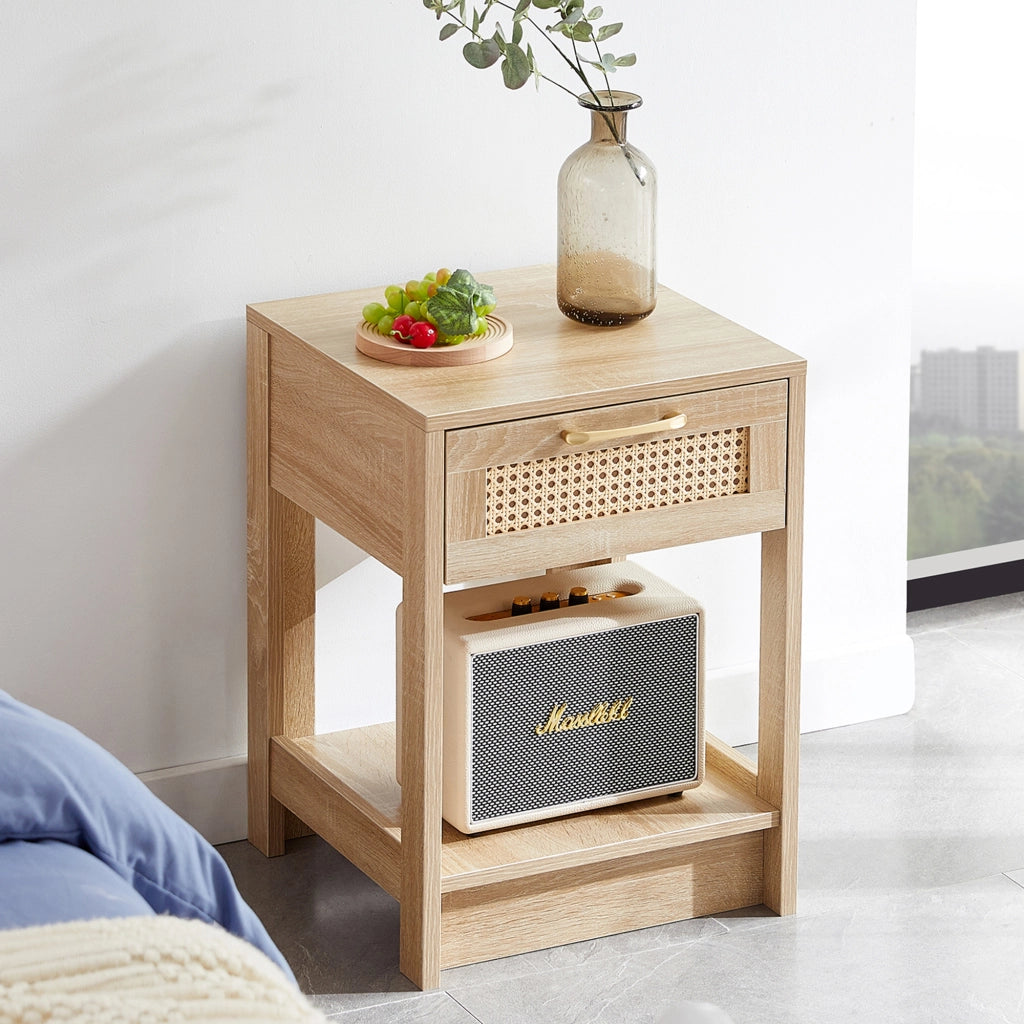 Comodino in MDF con 1 cassetto effetto rattan per camera da letto e soggiorno naturale 40 × 40 × 55 cm