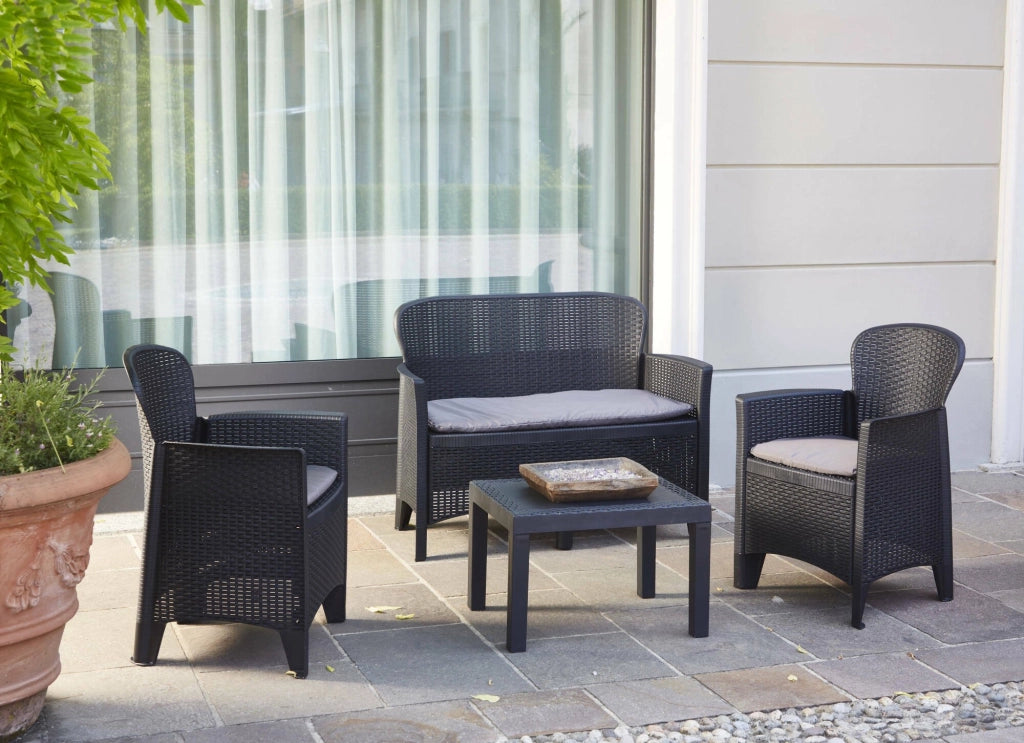 Salottino da esterno Debois, Set da giardino con 2 poltrone, 1 divano ed 1 tavolino, Salottino effetto rattan con cuscini, 100% Made in Italy, Antracite