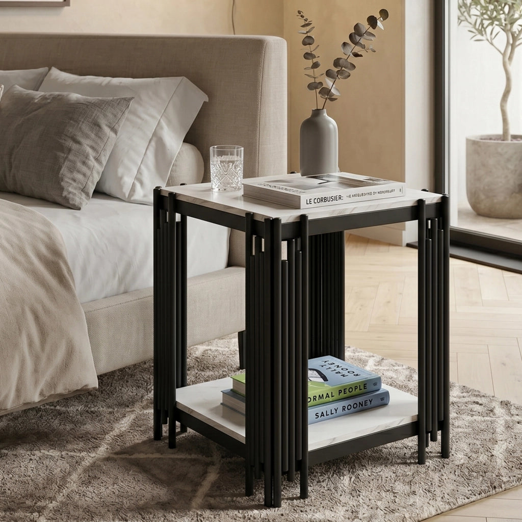 Comodino con 2 ripiani, struttura in metallo nero e piano in MDF effetto marmo, per camera da letto e soggiorno, bianco e nero, 43 × 40 × 55 cm