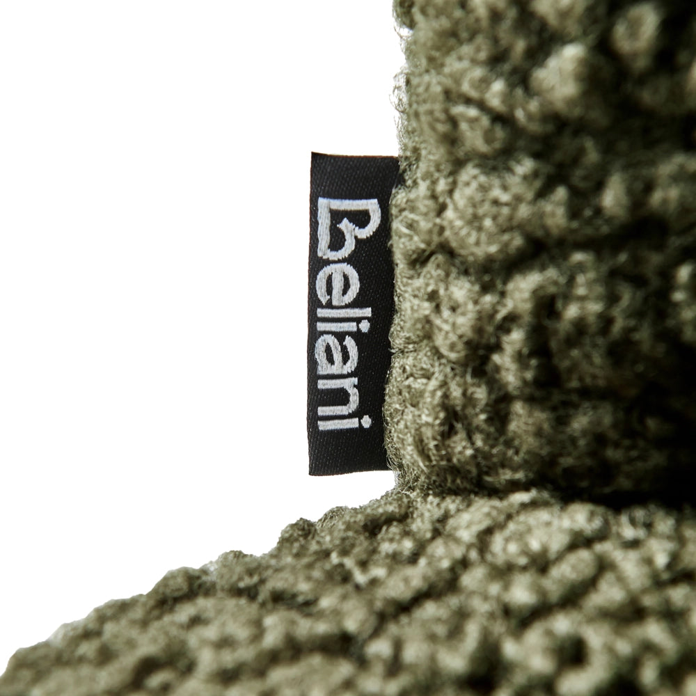 Poltrona senza braccioli Rivestimento in bouclé verde scuro Schienale a conchiglia Design classico vintage Struttura in metallo nero