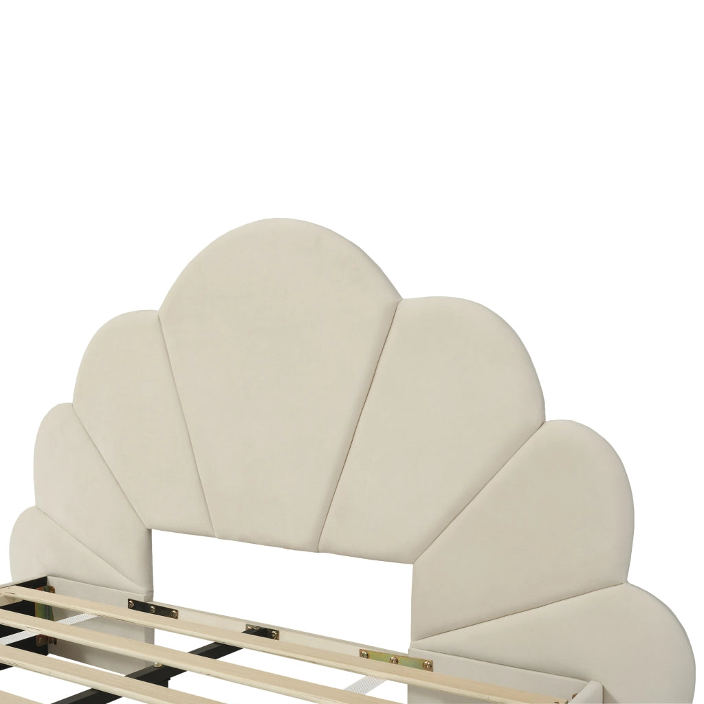 Letto Matrimoniale 140 x 200 cm; Testiera a Fiore; Imbottito in Velluto - Beige