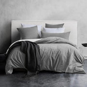 Set di coperte a due pezzi con chiusura a righelli, cotone, tessuto a struttura simile al lino stonewashed, comprensivo di 1 coperta 135 x 200 cm e 1 cuscino 80 x 80 cm, grigio fumo