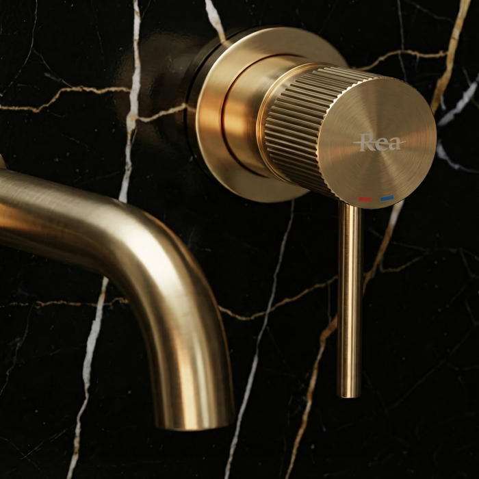 Rubinetto Da Parete Rea Lungo Stripe Brush Gold