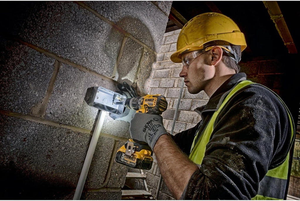 Trapano Combi 18 V XR Dewalt DCD796D2 GB, brushless, batteria compatta agli ioni di litio