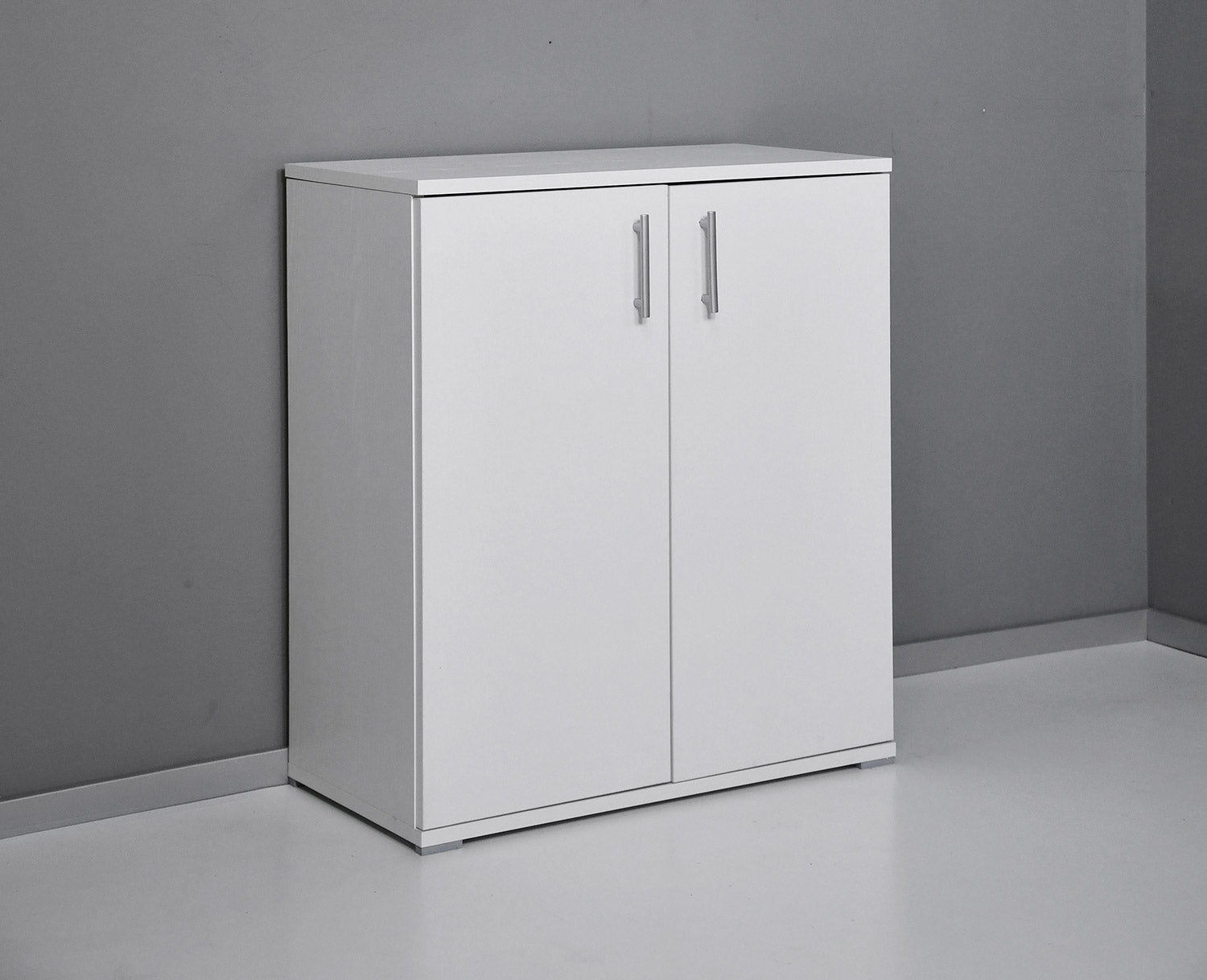 Armadietto Multiuso 2 Ante 72,3x36x81 cm in Truciolare Nobilitato Bianco