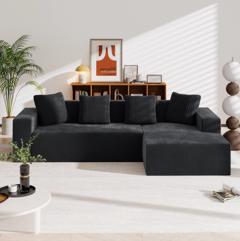 Divano modulare 261x146x65 cm con seduta profonda in velluto a coste nero