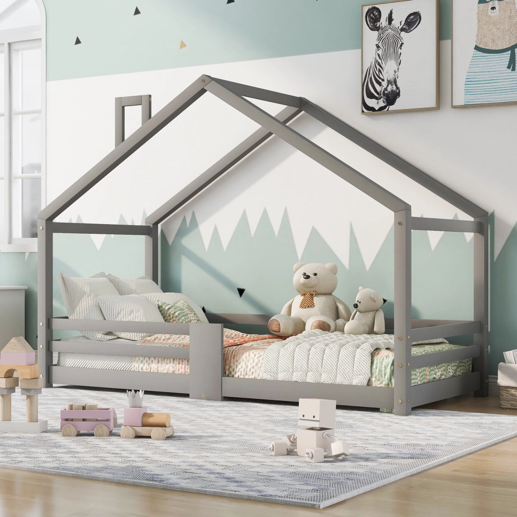 Letto a casa in legno massello grigio con protezione anticasco e reti a doghe 90x200 cm