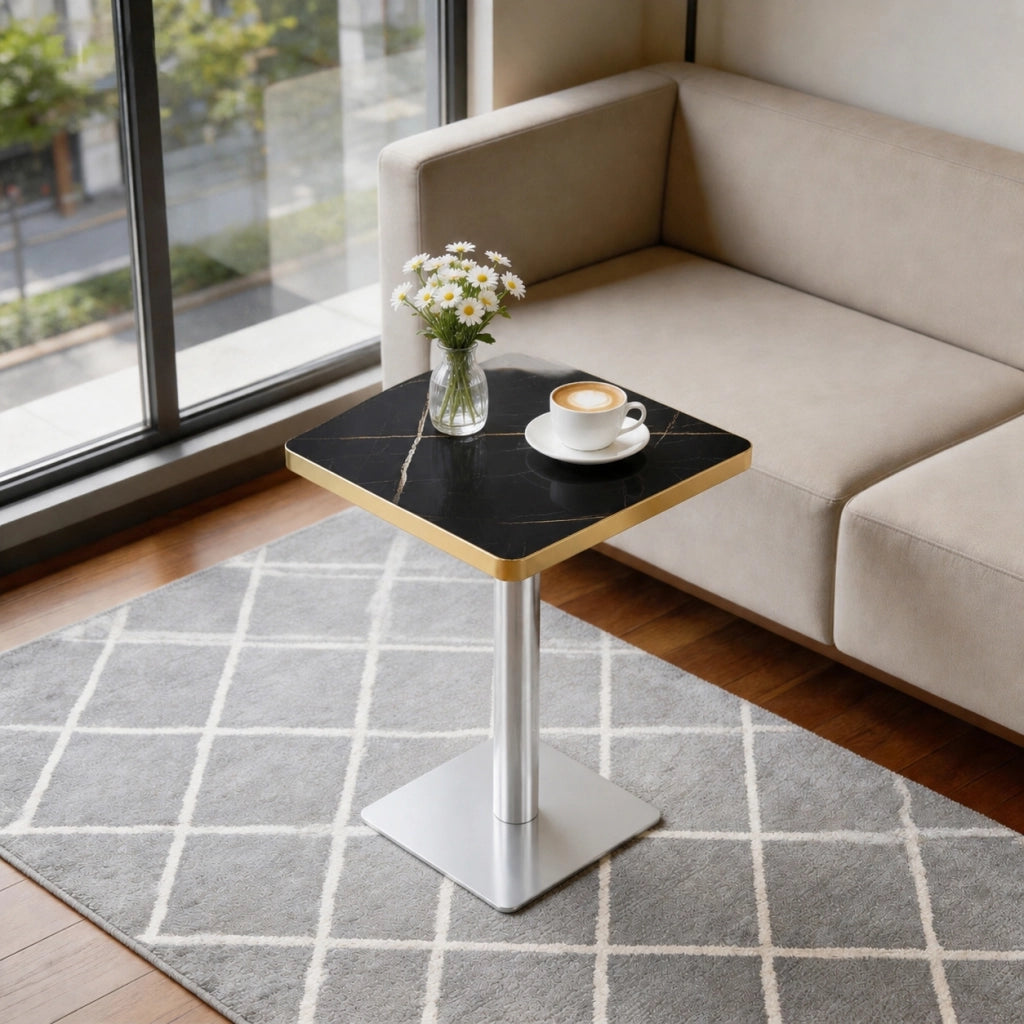 Tavolo da pranzo quadrato per 2-4 persone con effetto marmo e bordo dorato, base in metallo, per cucina e bistrot, 60 × 60 × 74 cm