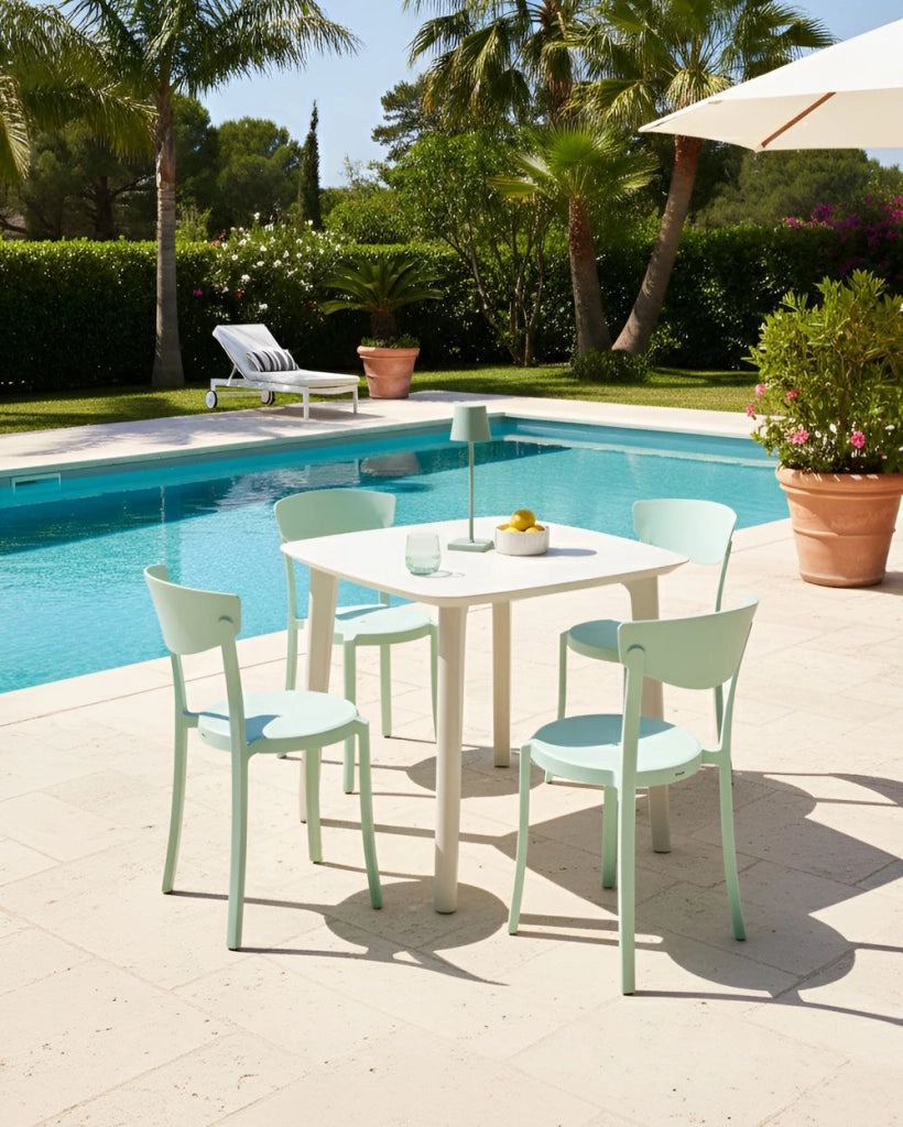 Set di 4 sedie da giardino verde menta in polipropilene leggero e resistente alle intemperie per interni ed esterni dal design moderno