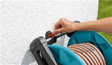 Gardena 8009-20 avvolgitubo da giardino Rocchetto montato a muro Manuale Nero, Verde
