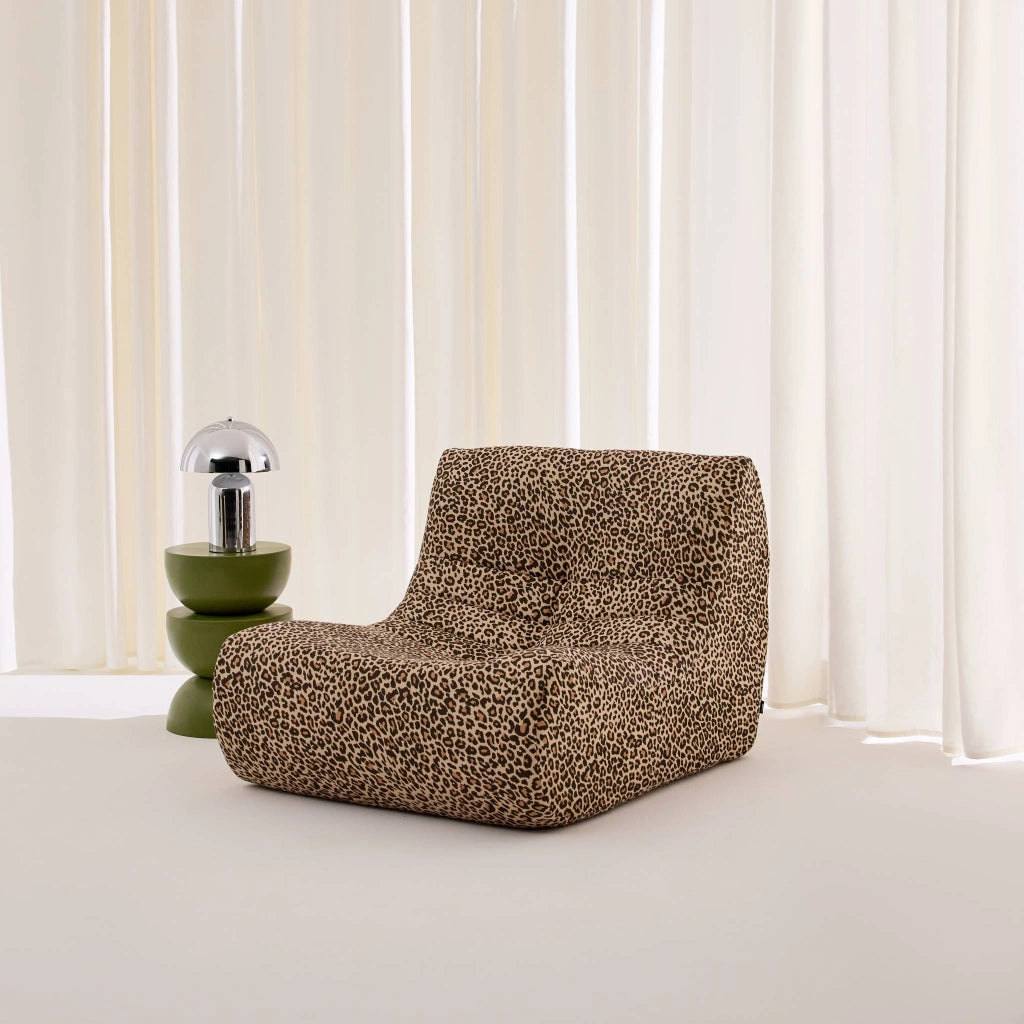 Poltrona in tessuto leopardato, leopardo
