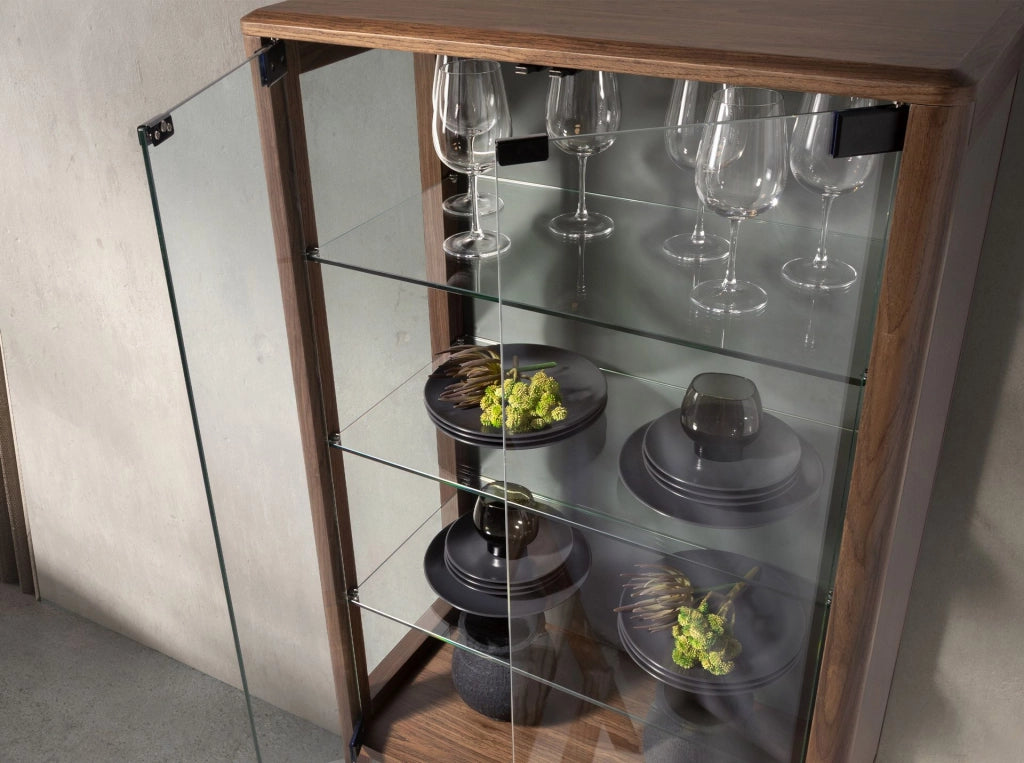 Credenza alta in vetro temperato e noce con illuminazione interna