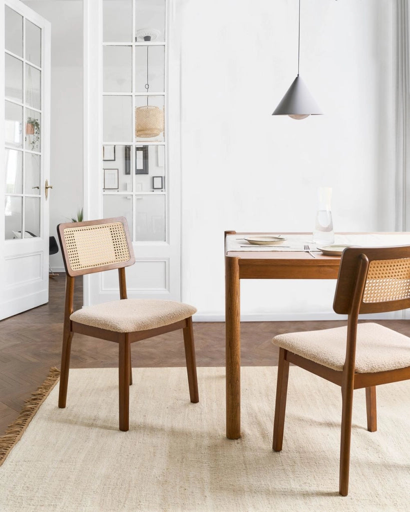 Set di 2 sedie da pranzo Sedute imbottite in poliestere marrone Struttura in legno laccato senza braccioli Stile retrò