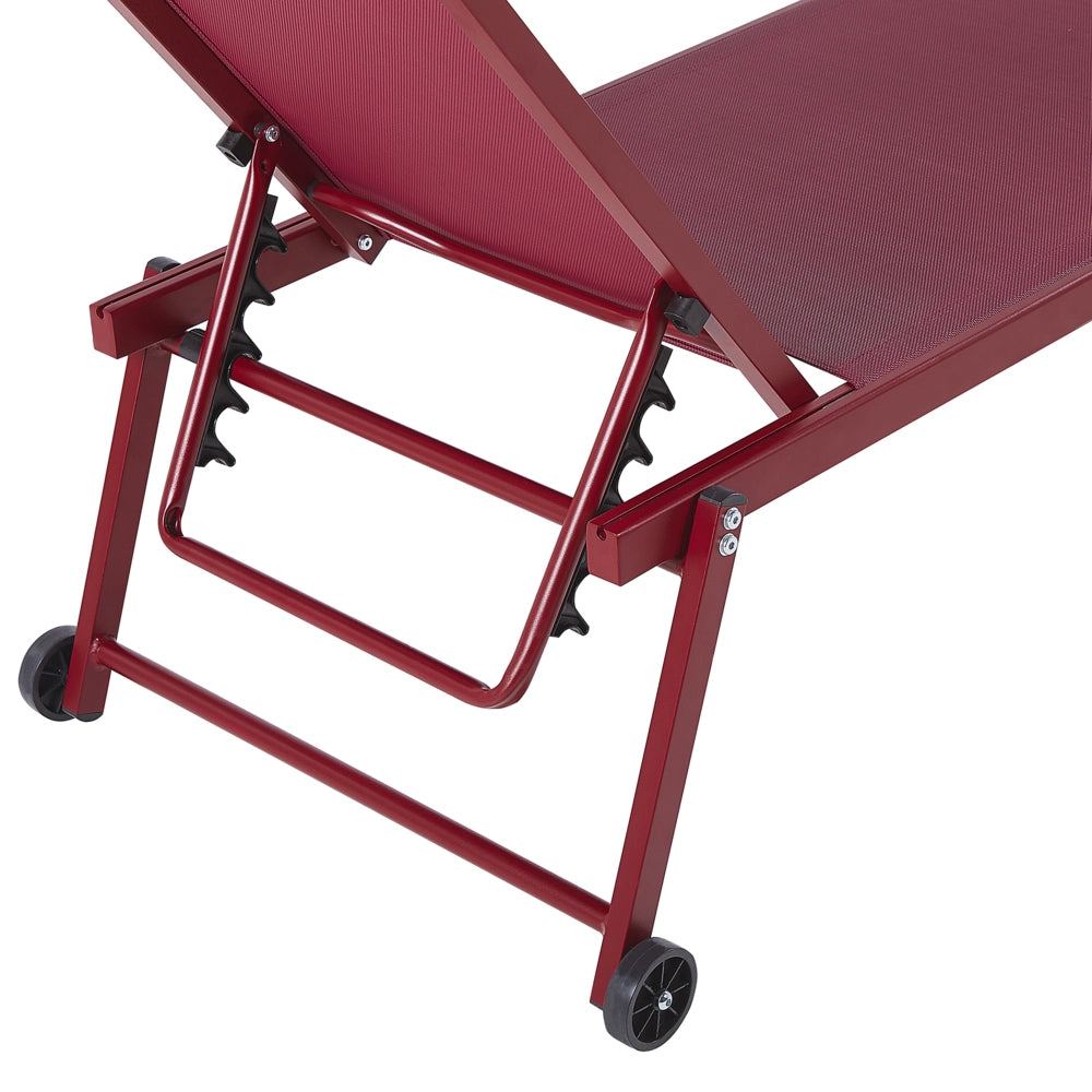 Lettino prendisole da giardino Sedile sintetico rosso Struttura in alluminio 198 x 61 cm Schienale reclinabile regolabile con ruote Patio