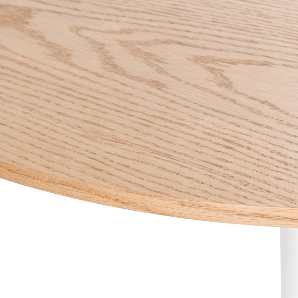 Tavolo da pranzo e da cucina rotondo in stile boho con piano in MDF (ø 90 cm), base in ferro verniciata a polvere e impiallacciatura in rovere chiaro