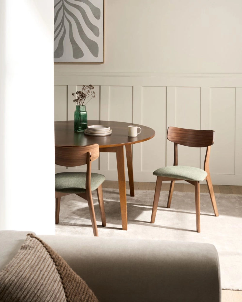 Set di 2 sedie da pranzo Struttura in legno di caucciù marrone scuro Seduta in tessuto verde Design retrò senza braccioli