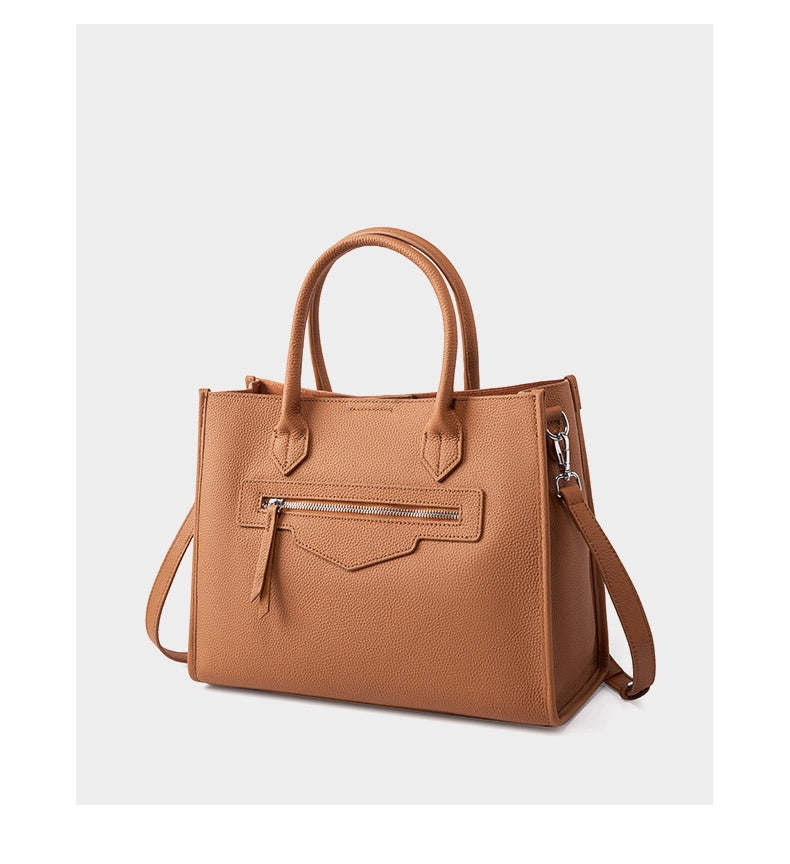 Borsa a tracolla da donna in vera pelle, colore marrone.