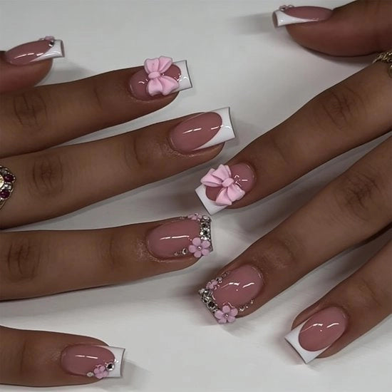 24 pezzi di unghie a pressione a forma di bow corta quadrata, unghie per unghie a forma di French Tip con strass, jelly-gel e lima per unghie per donne