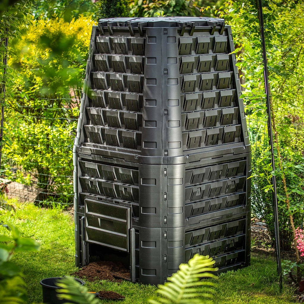 Compostiera modulare da giardino KADAX di grandi dimensioni, resistente al gelo e utilizzabile tutto l'anno, capacità 1050 litri.