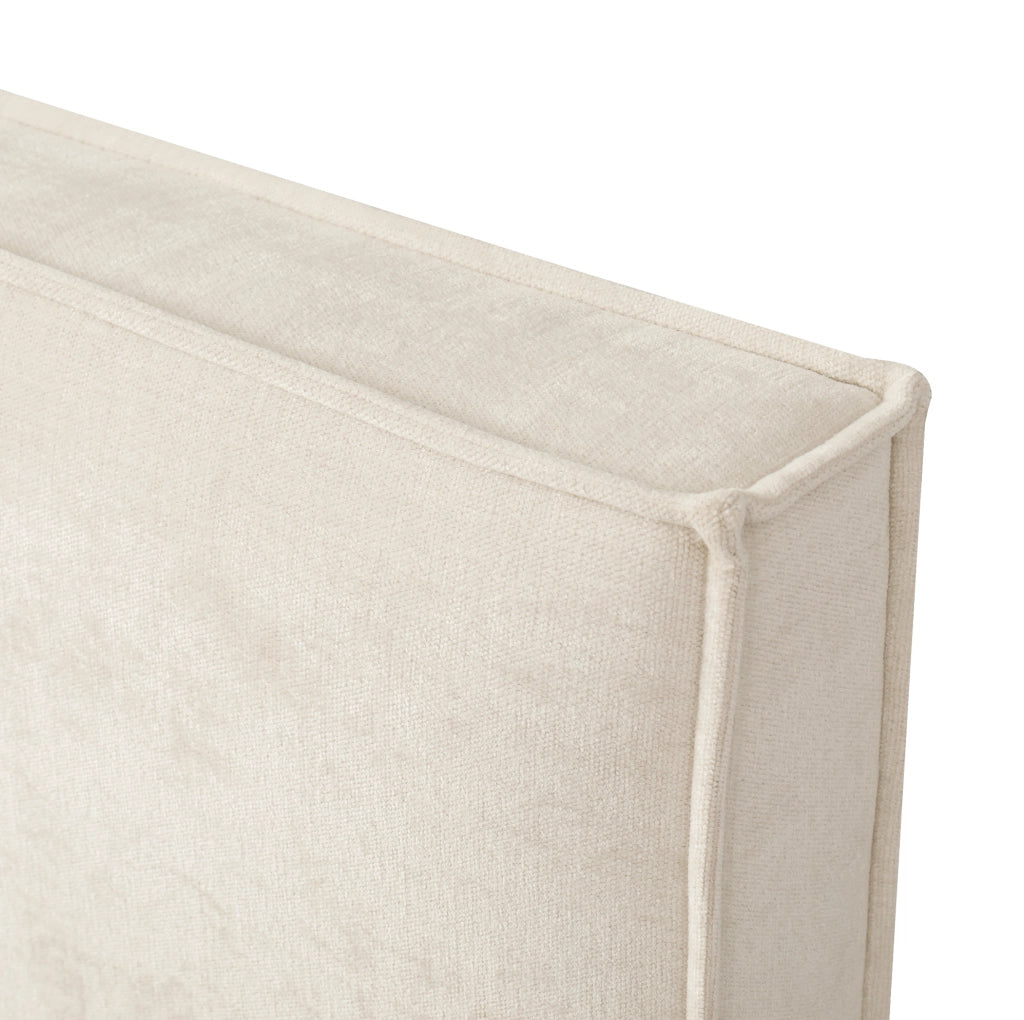 Letto matrimoniale 180x200 cm con contenitore idraulico; testiera imbottita in chenille beige