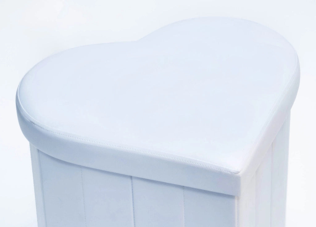 Pouf Contenitore Imbottito Pieghevole In Ecopelle Modello Coracao Cuore Bianco