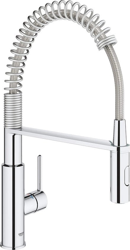 Cranio da cucina in acciaio inox con maniglia in pelle e rubinetto a goccia