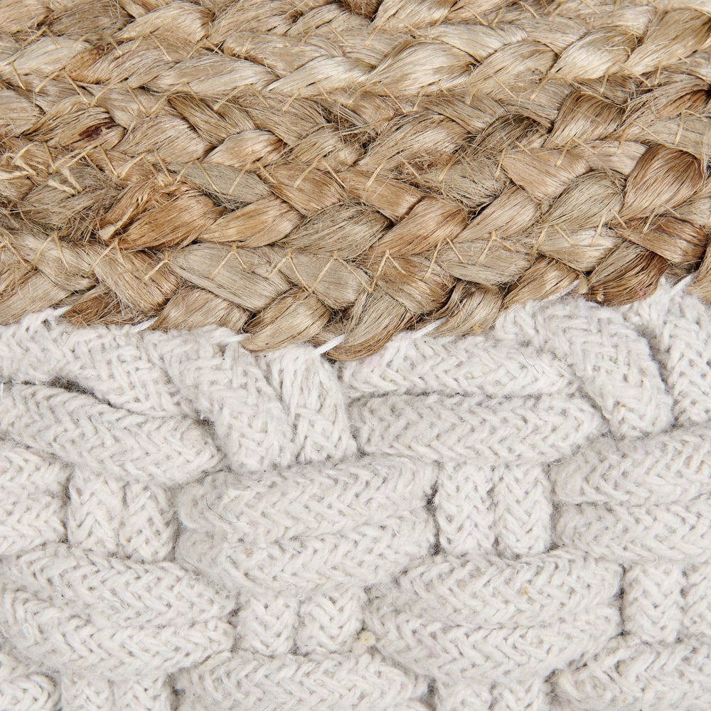 Pouf ottomano bianco e beige in cotone lavorato a maglia, iuta e perline EPS, poggiapiedi rotondo di piccole dimensioni 50 x 35 cm in stile bohémien.