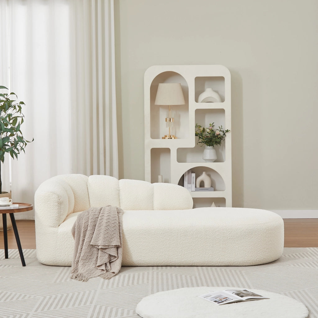 Méridienne in chenille con schienale ondulato e seduta imbottita per salotto camera da letto e angolo lettura beige