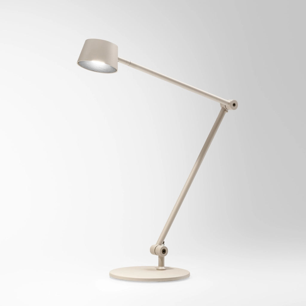 Lampada da Tavolo Efira L - 6,2W LED 3000K Orientabile Dimmerabile, Struttura in Alluminio Tortora con Diffusore in Metacrilato - Gea Luce