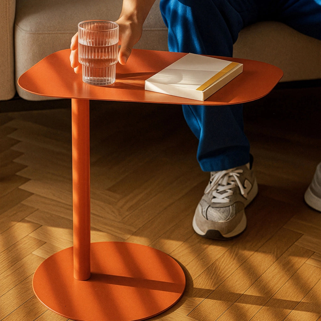 Tavolino Laterale da Divano Nastätten Metallo Piano Trapezoidale - Rosso Mattone Opaco [en.casa]