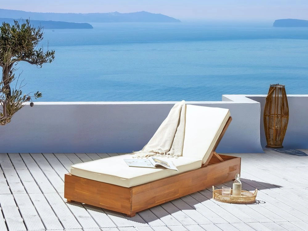 Lettino da giardino in legno di acacia reclinabile con cuscini bianco sporco terrazza giardino esterno