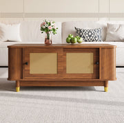 Tavolino da salotto con porte scorrevoli in rattan; vano contenitore; MDF; noce