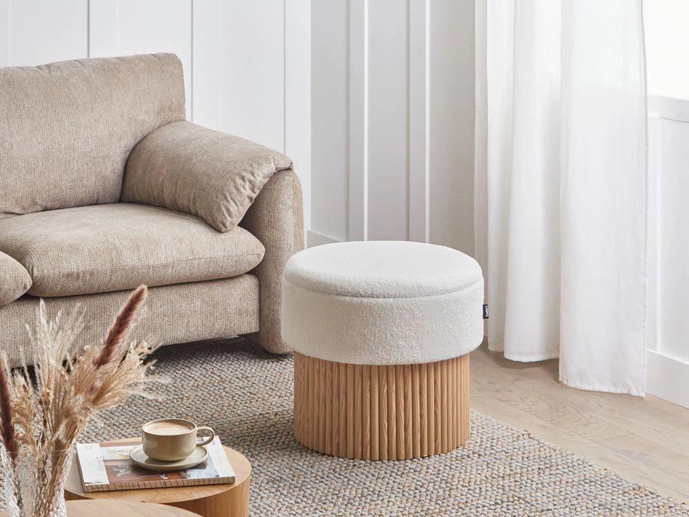 Pouf contenitore Seduta imbottita in bouclé bianco sporco Base in legno Poggiapiedi rotondo