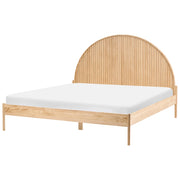Letto in legno di pino marrone chiaro con rete da 180 x 200 cm finitura naturale stile scandinavo