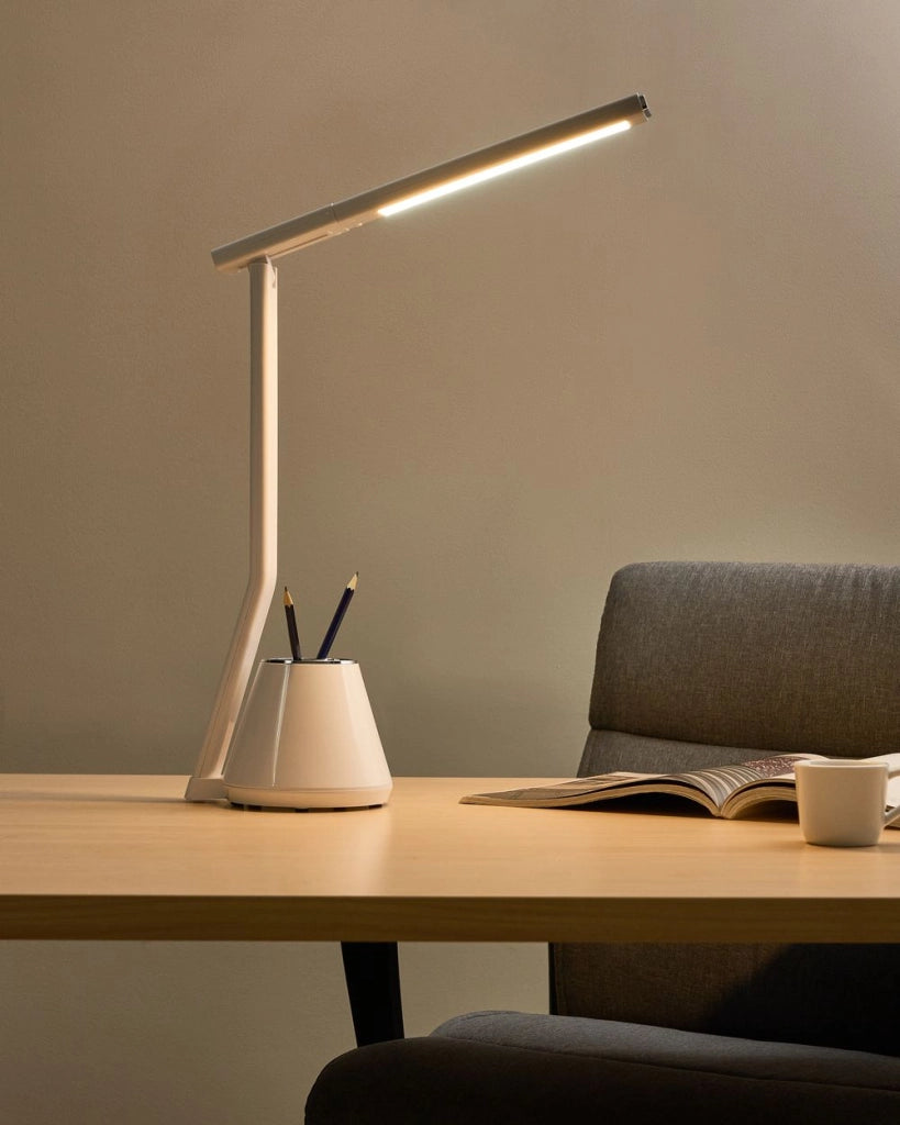 Lampada da scrivania moderna a LED Lampada da computer per ufficio domestico con portapenne 3 modalità CCT Dimmer Materiale sintetico Paralume regolabile bianco