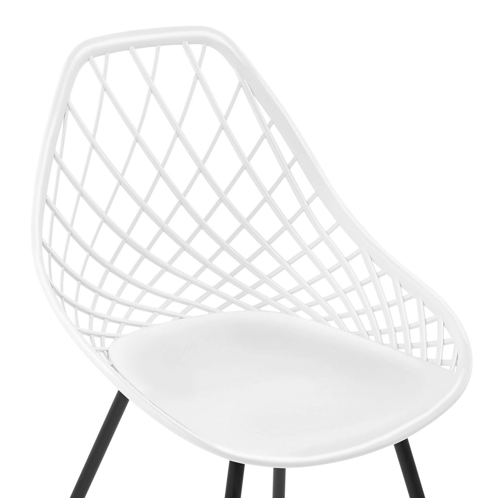 Set di 2 Sedie da Pranzo Seduta Sintetica Bianca Gambe in Metallo Nero Schienale Net Design Moderno Scandinavo