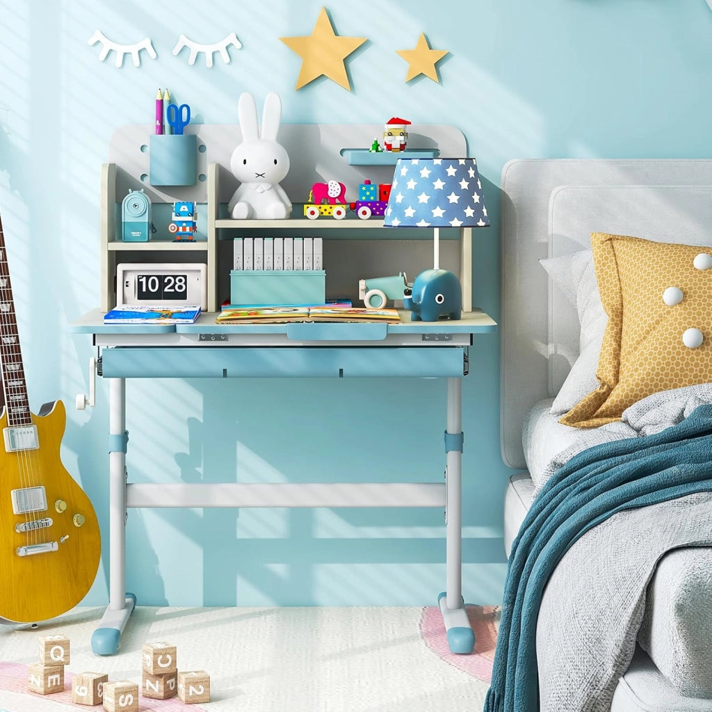 Scrivania per Bambini 3+ Anni Regolabile in Altezza 50-73 cm, Blu | Scrivania da Studio con Piano Inclinabile 60°, Scrittoio Cameretta con Scaffale, Cassetto, Portapenne e Righello