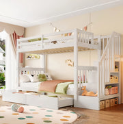 Letto a castello 90x200 cm con scala contenitore e due cassetti in legno di pino e MDF bianco